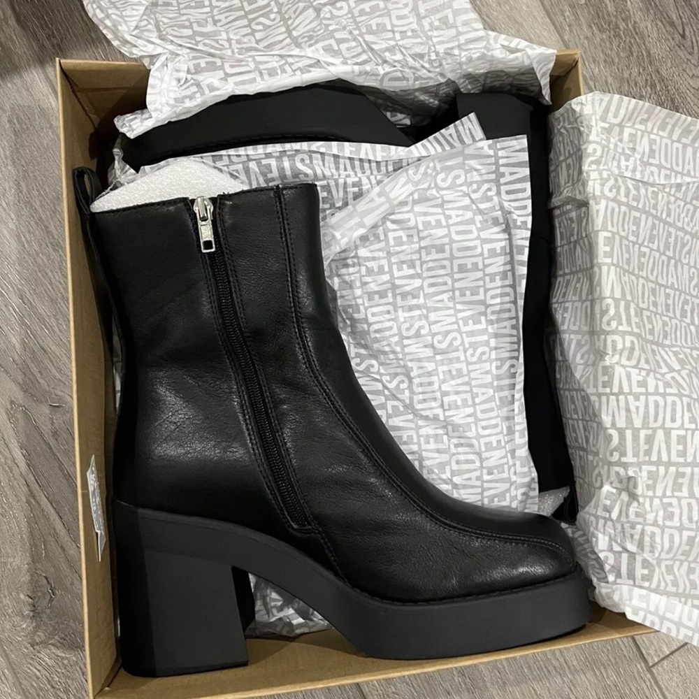 Steve Madden Hope Boots Brand New Never Worn Size 9.5